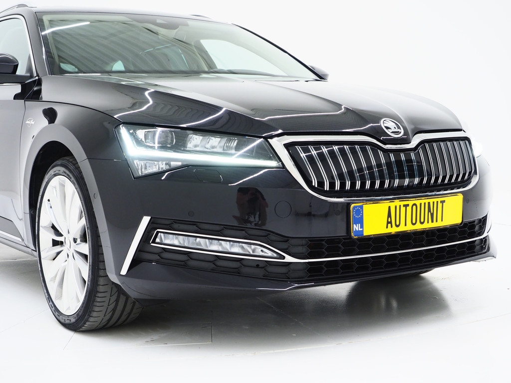 Škoda Superb Combi 1.4 TSI iV Laurin & Klement 11