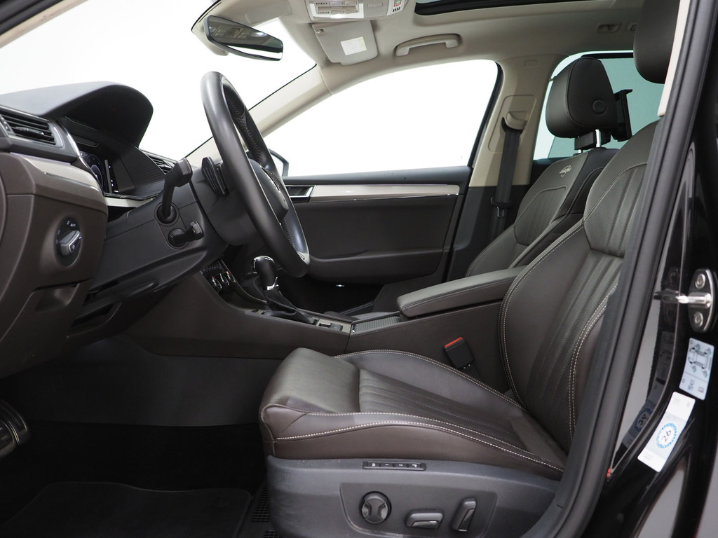 Škoda Superb Combi 1.4 TSI iV Laurin & Klement 16