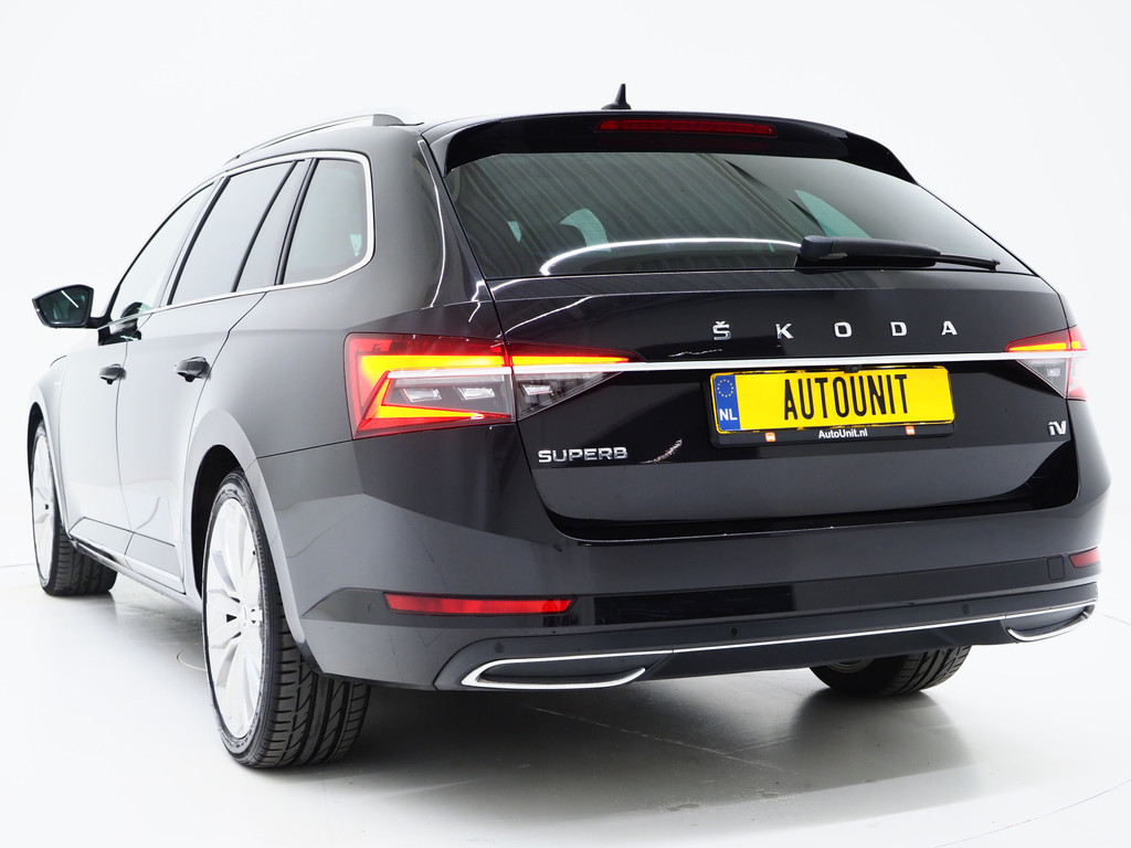 Škoda Superb Combi 1.4 TSI iV Laurin & Klement 2