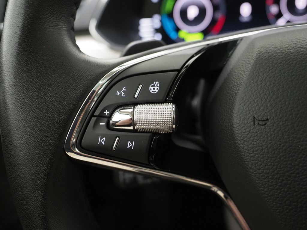 Škoda Superb Combi 1.4 TSI iV Laurin & Klement 24