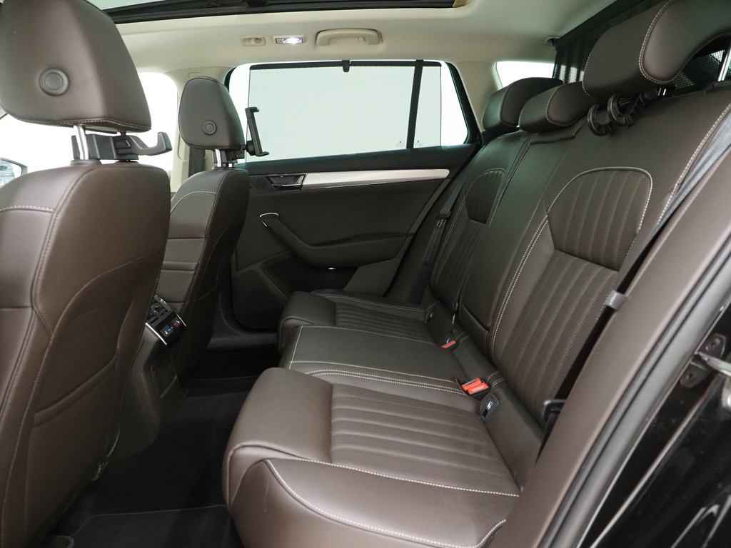 Škoda Superb Combi 1.4 TSI iV Laurin & Klement 41