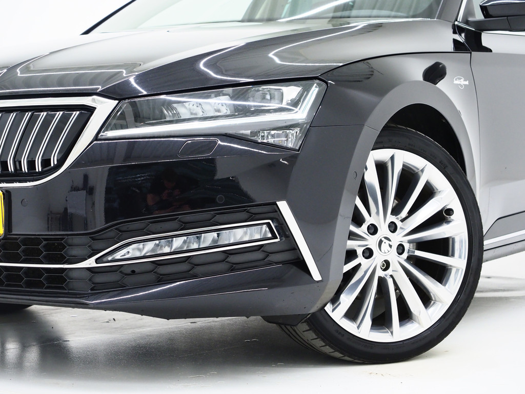 Škoda Superb Combi 1.4 TSI iV Laurin & Klement 5
