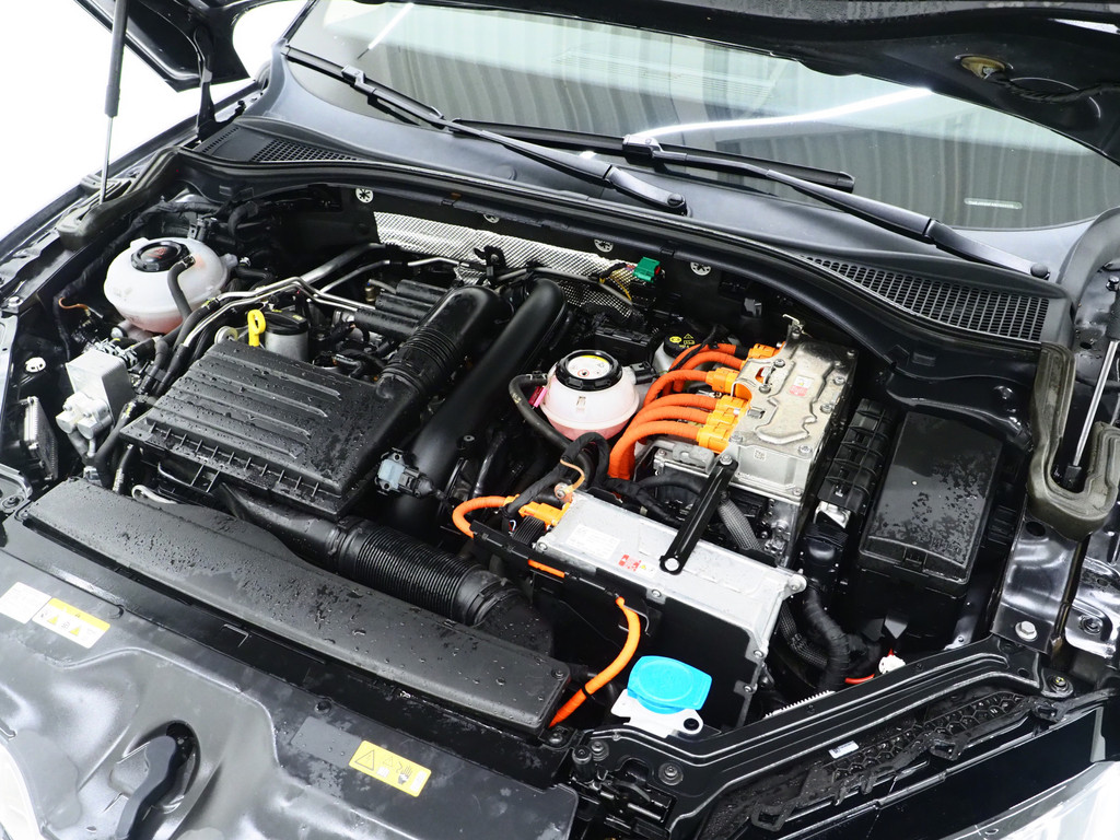 Škoda Superb Combi 1.4 TSI iV Laurin & Klement 6