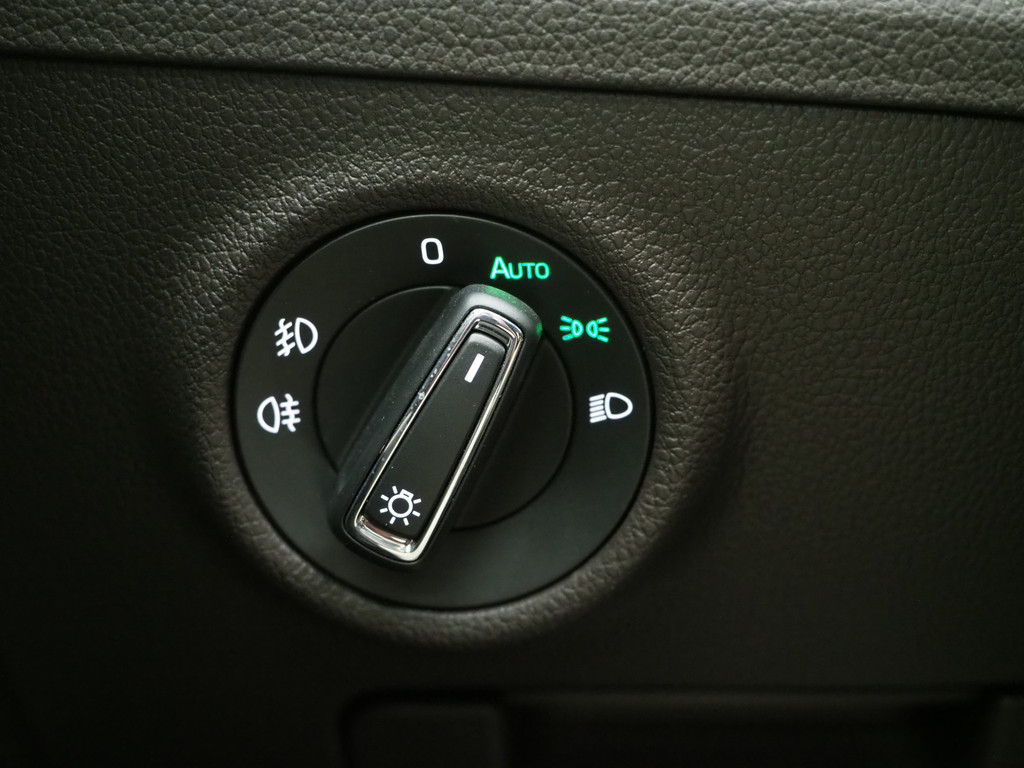 Škoda Superb Combi 1.4 TSI iV Laurin & Klement 68
