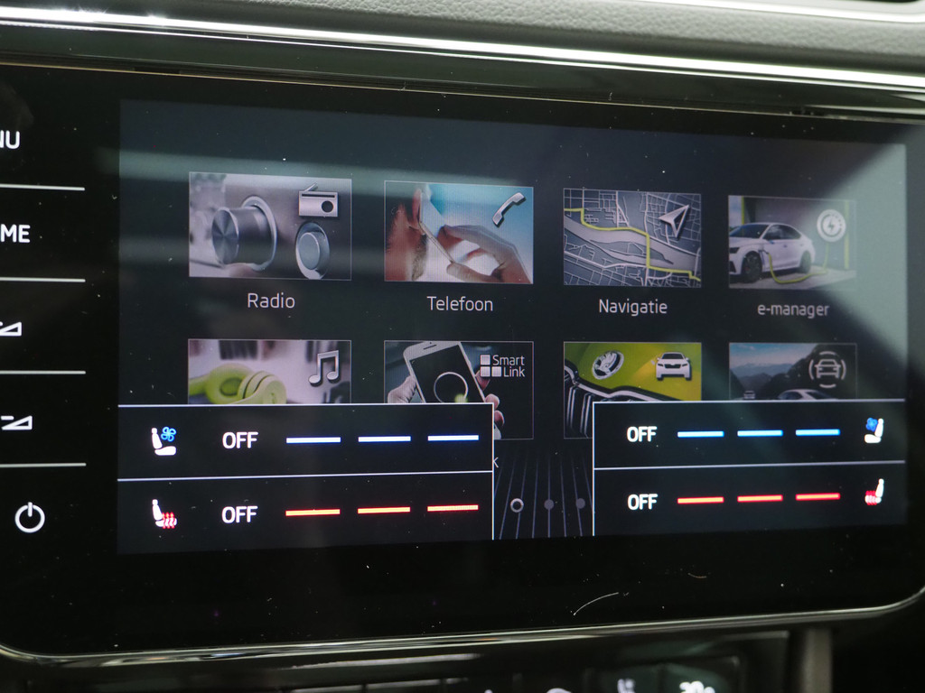 Škoda Superb Combi 1.4 TSI iV Laurin & Klement 82