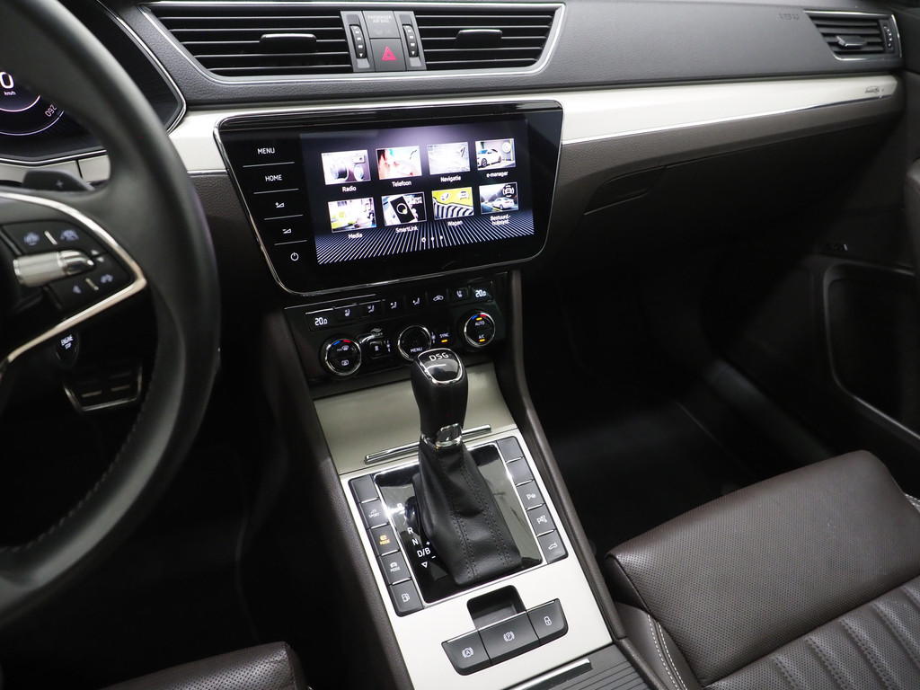 Škoda Superb Combi 1.4 TSI iV Laurin & Klement 85