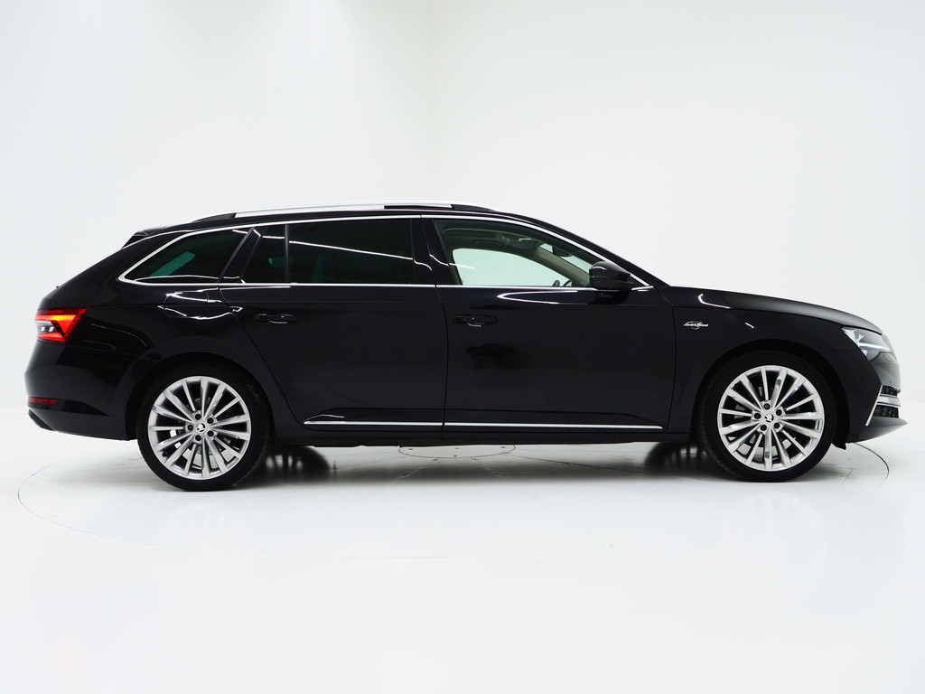 Škoda Superb Combi 1.4 TSI iV Laurin & Klement 9