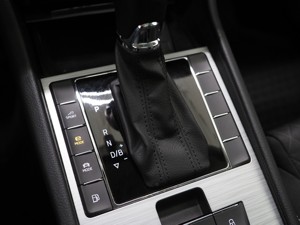 Škoda Superb Combi 1.4 TSI iV 218PK 74