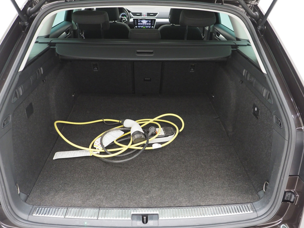 Škoda Superb Combi 1.4 TSI iV 218PK 79