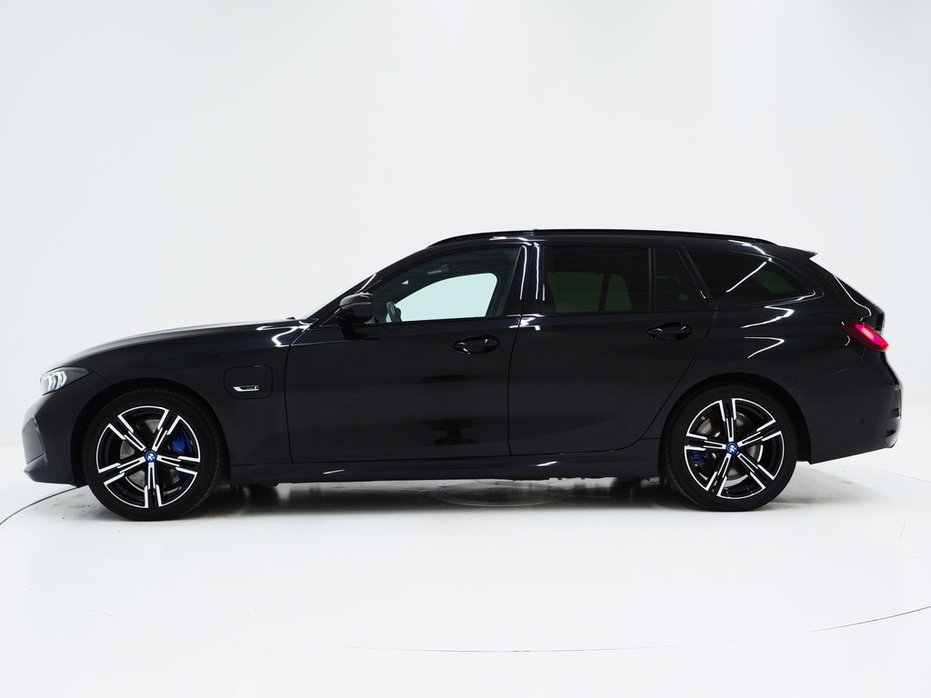 BMW 3 Serie Touring 330e M-Sport Pro LCI 1