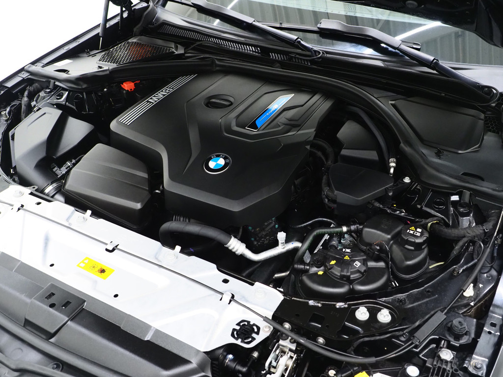 BMW 3 Serie Touring 330e M-Sport Pro LCI 6