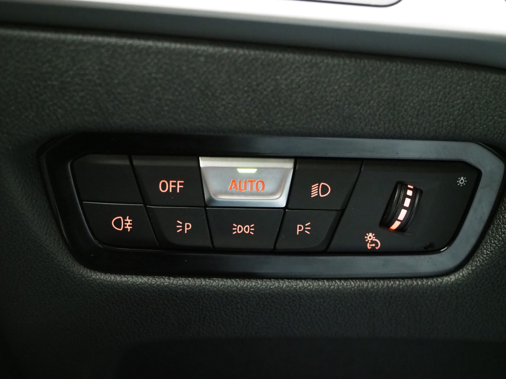 BMW 3 Serie Touring 320e LCI Shadow Line 17