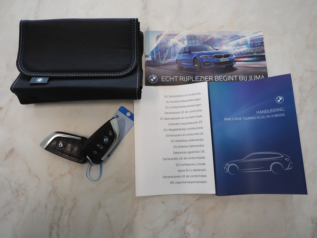 BMW 3 Serie Touring 320e LCI Shadow Line 42