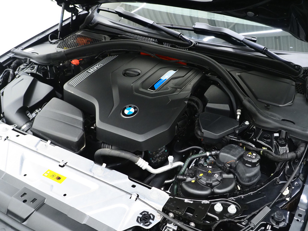 BMW 3 Serie Touring 320e LCI Shadow Line 6