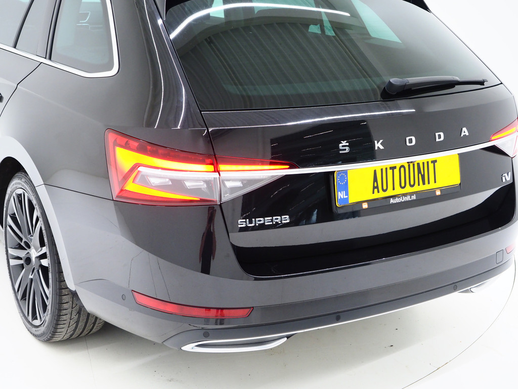 Škoda Superb Combi 1.4 TSI iV Laurin & Klement 13