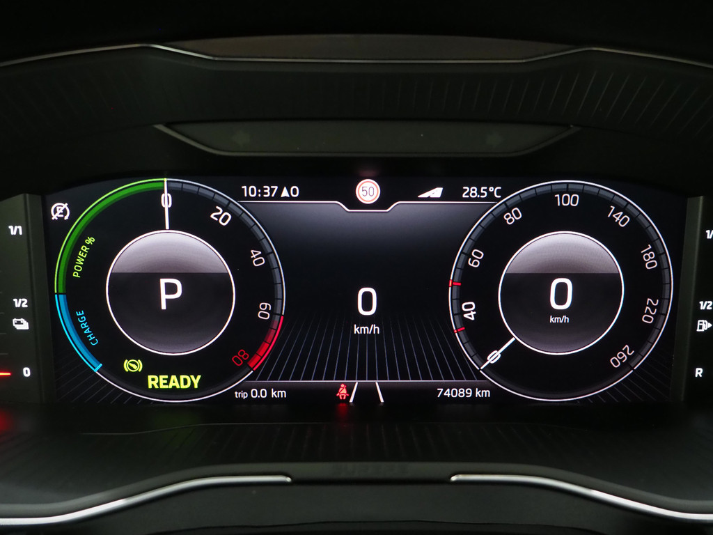 Škoda Superb Combi 1.4 TSI iV Laurin & Klement 27