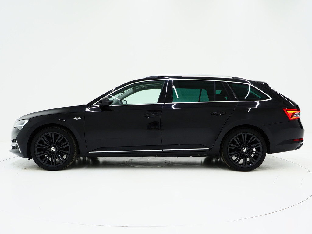 Škoda Superb Combi 1.4 TSI iV Laurin & Klement 47