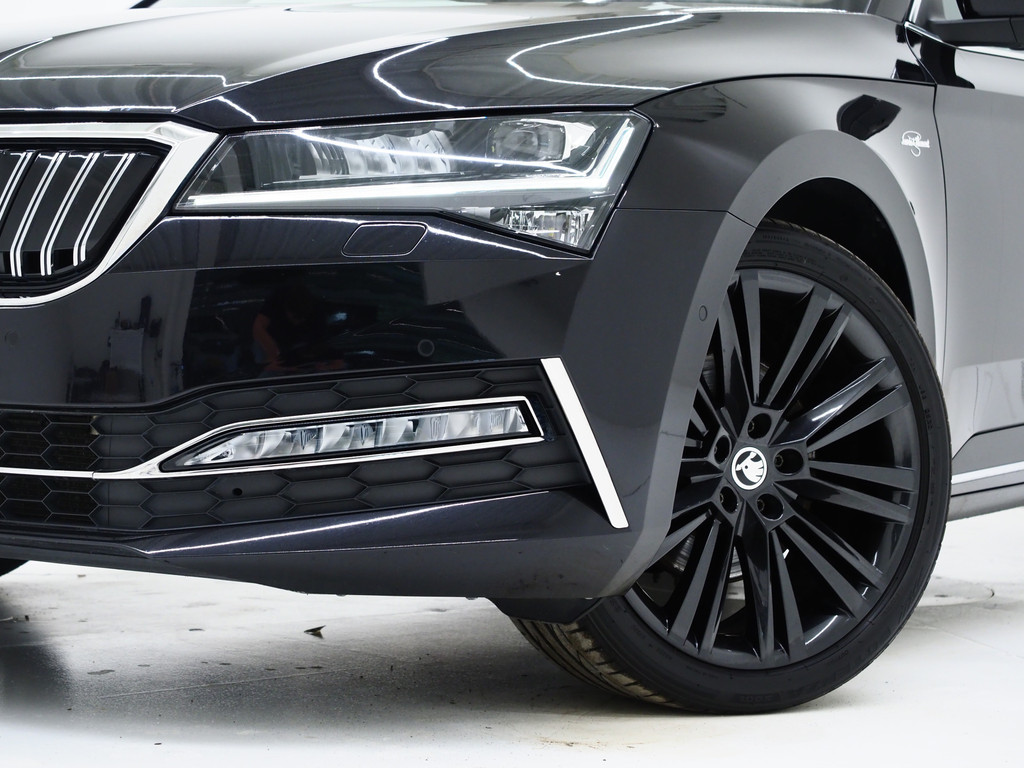 Škoda Superb Combi 1.4 TSI iV Laurin & Klement 51