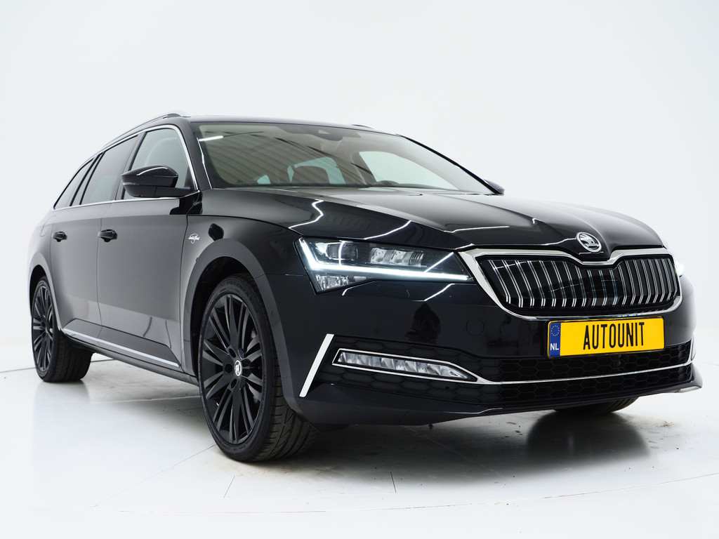 Škoda Superb Combi 1.4 TSI iV Laurin & Klement 56