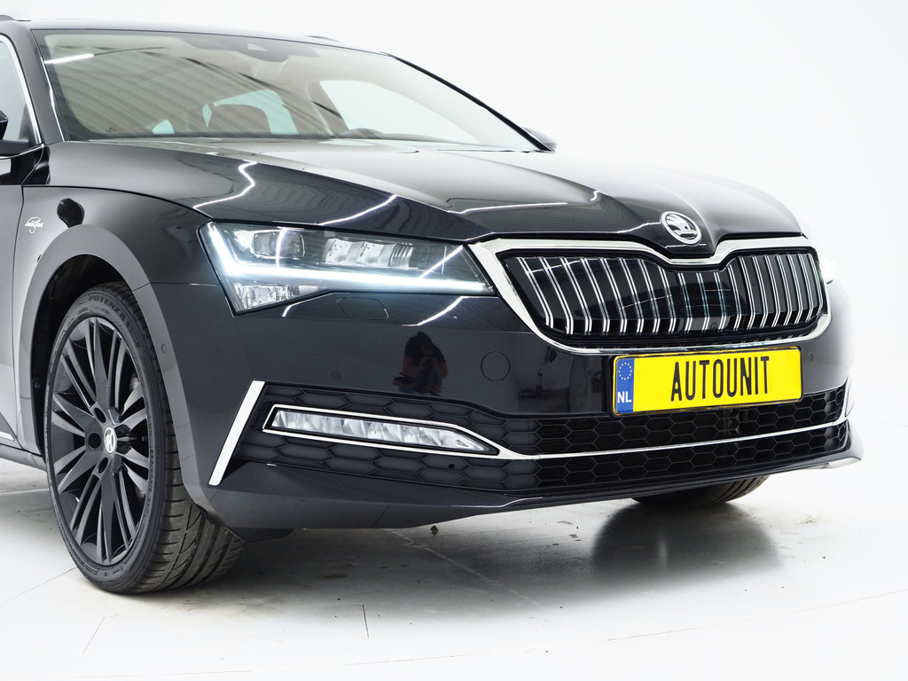 Škoda Superb Combi 1.4 TSI iV Laurin & Klement 57