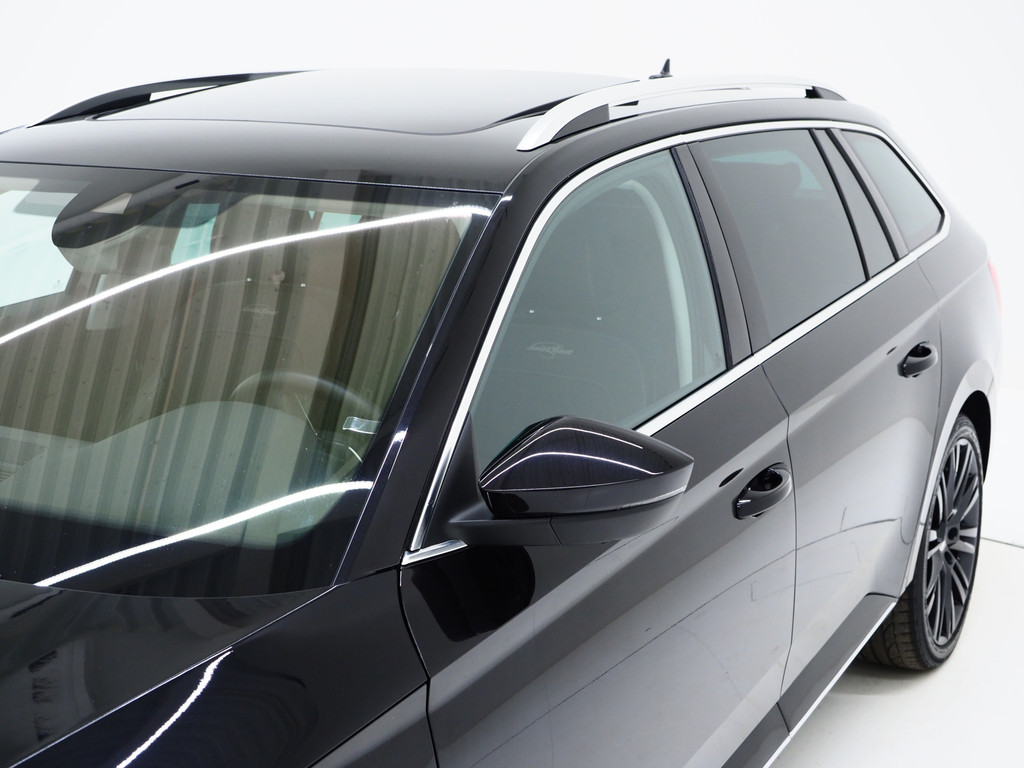 Škoda Superb Combi 1.4 TSI iV Laurin & Klement 58
