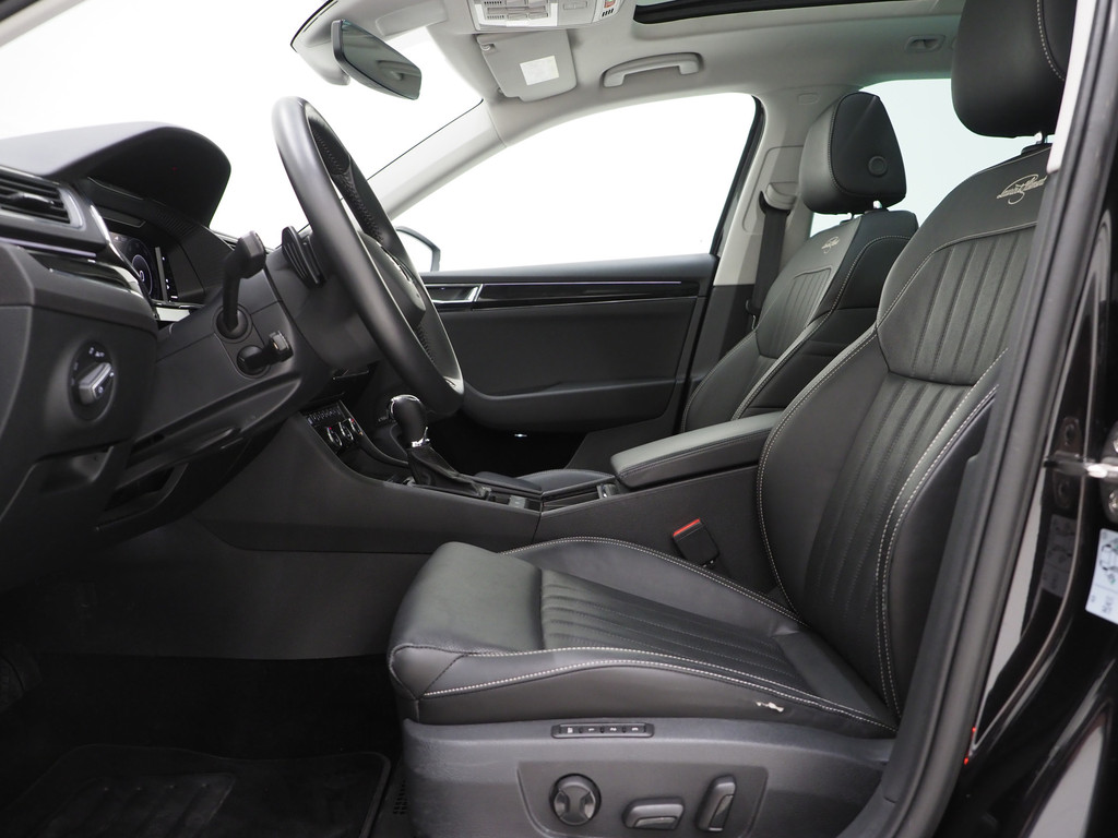 Škoda Superb Combi 1.4 TSI iV Laurin & Klement 62