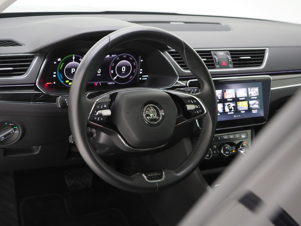 Škoda Superb Combi 1.4 TSI iV Laurin & Klement 63