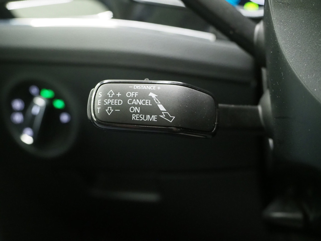 Škoda Superb Combi 1.4 TSI iV Laurin & Klement 69