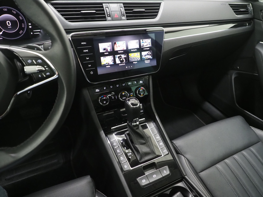 Škoda Superb Combi 1.4 TSI iV Laurin & Klement 83