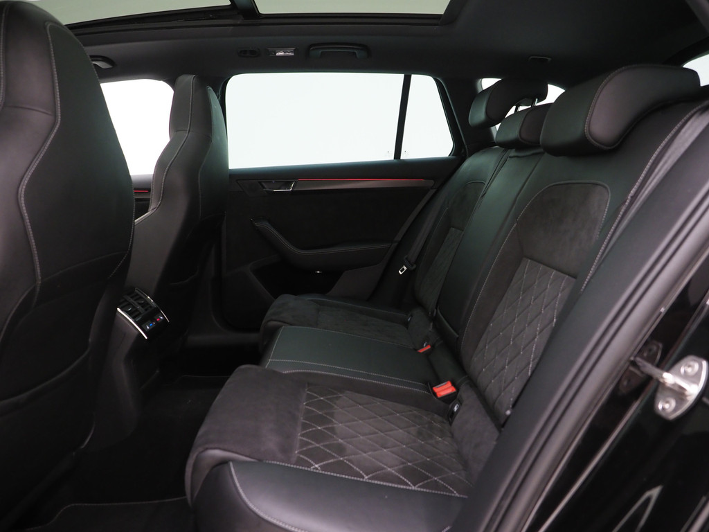 Škoda Superb Combi 1.4 TSI iV Sportline 218PK 39