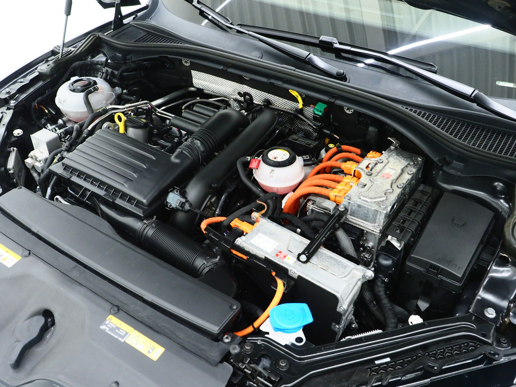 Škoda Superb Combi 1.4 TSI iV Sportline 218PK 6