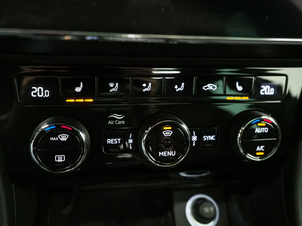 Škoda Superb Combi 1.4 TSI iV Sportline 218PK 79