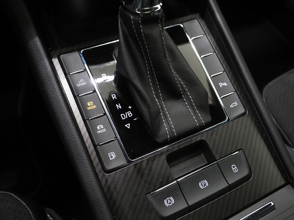 Škoda Superb Combi 1.4 TSI iV Sportline 218PK 80