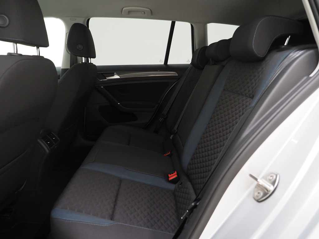 Volkswagen GOLF Variant 1.0 TSI 33