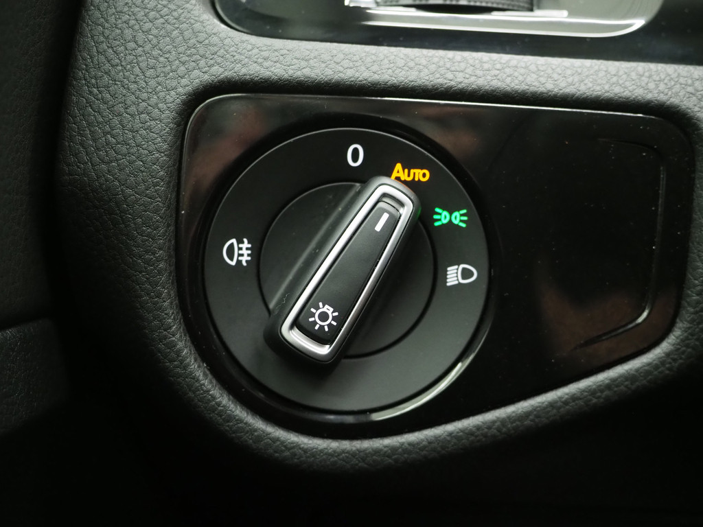 Volkswagen GOLF Variant 1.0 TSI 53