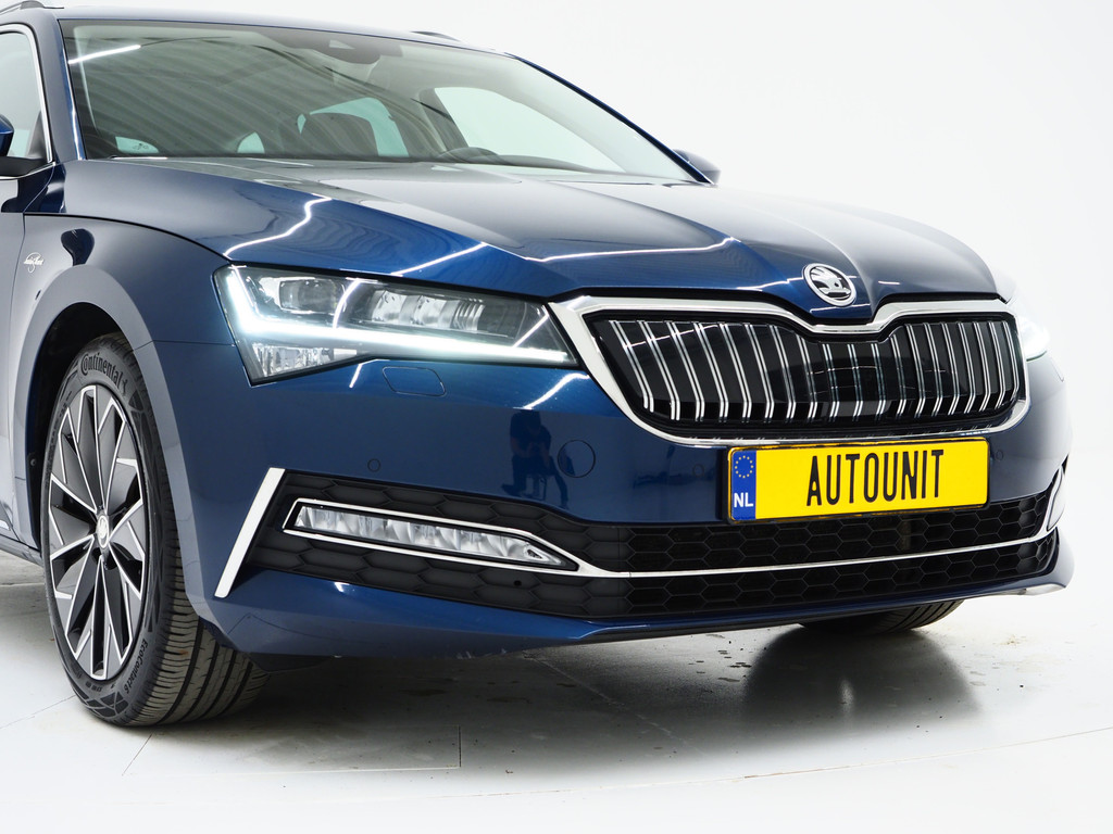 Škoda Superb Combi 1.4 TSI iV Laurin & Klement 11