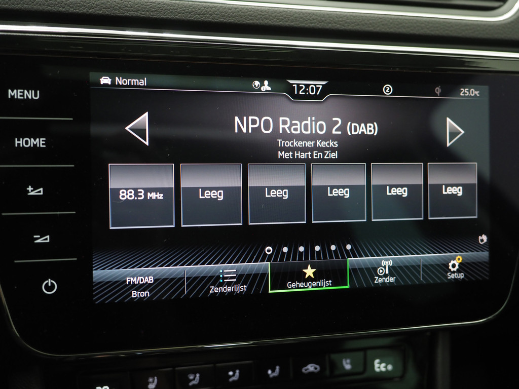 Škoda Superb Combi 1.4 TSI iV Laurin & Klement 28