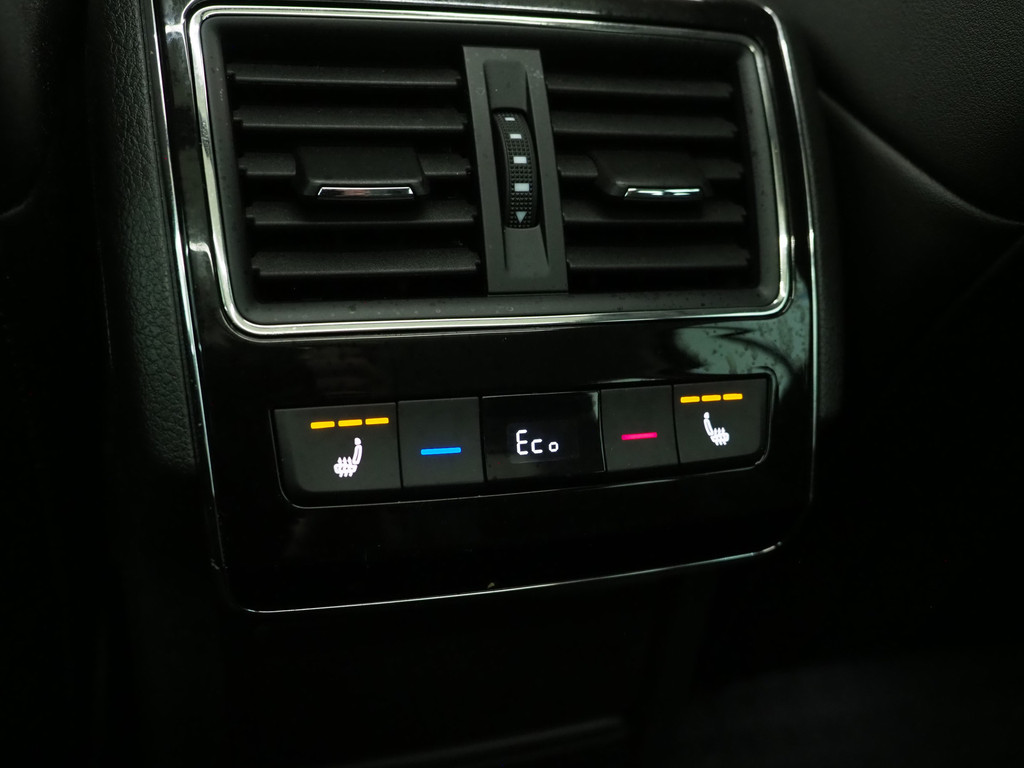 Škoda Superb Combi 1.4 TSI iV Laurin & Klement 39