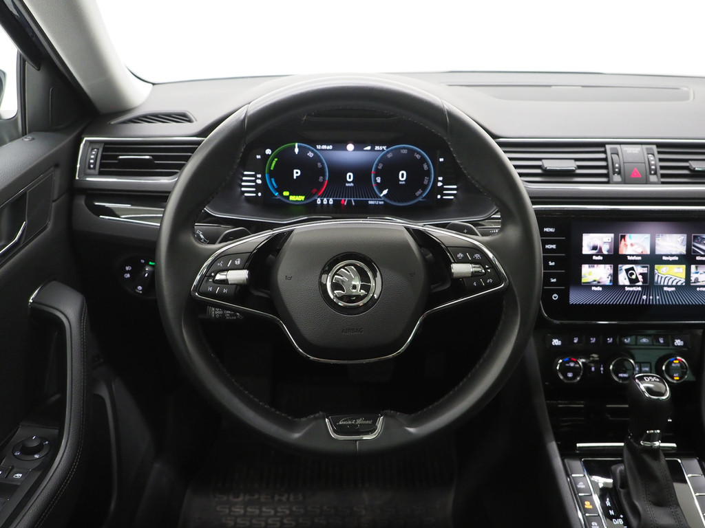 Škoda Superb Combi 1.4 TSI iV Laurin & Klement 40