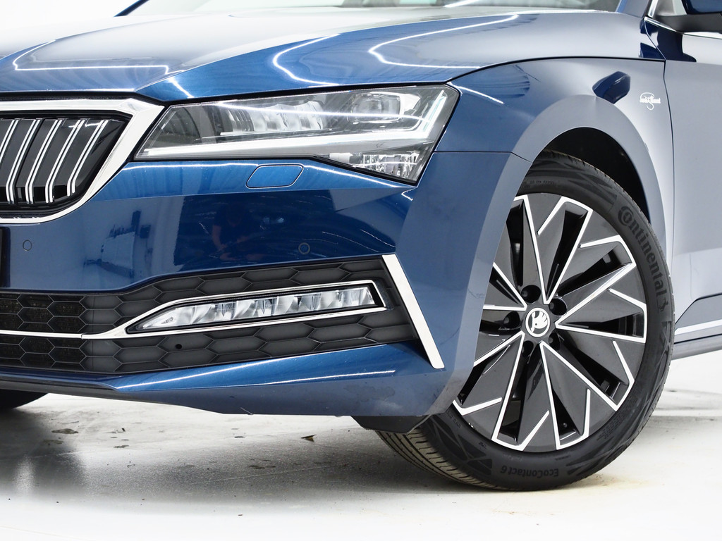 Škoda Superb Combi 1.4 TSI iV Laurin & Klement 5