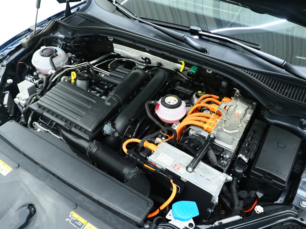 Škoda Superb Combi 1.4 TSI iV Laurin & Klement 53