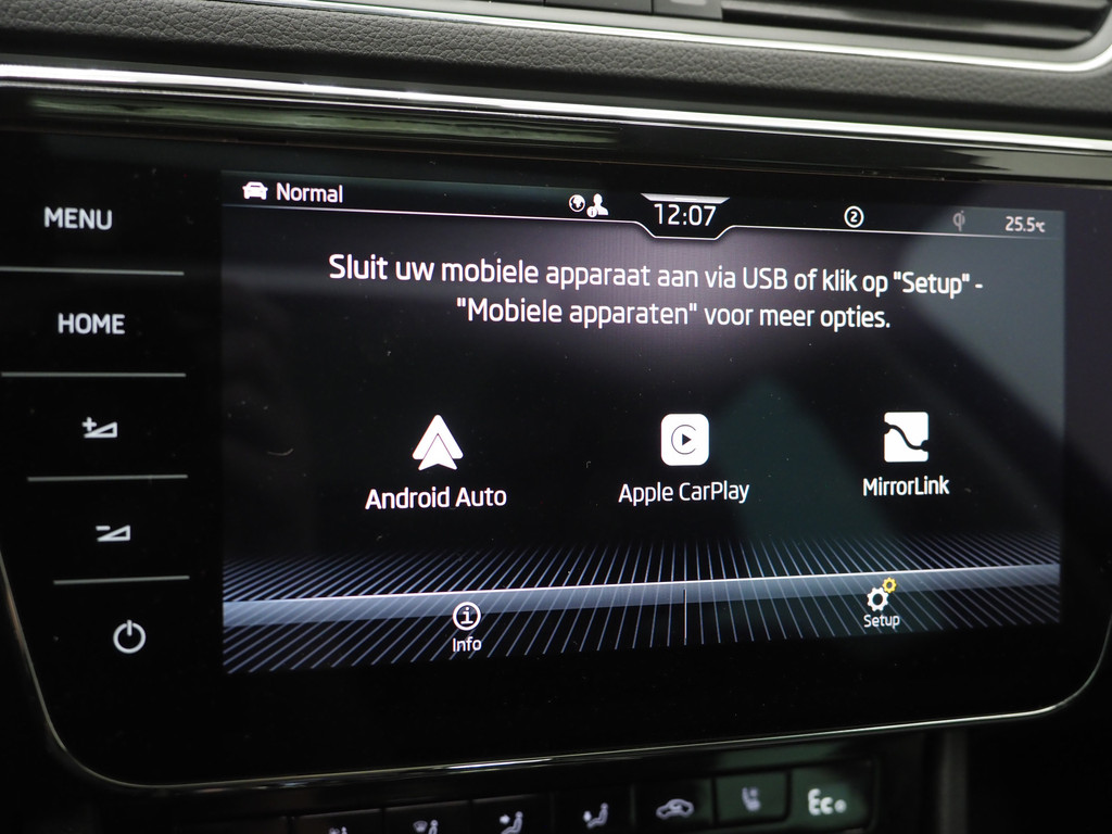 Škoda Superb Combi 1.4 TSI iV Laurin & Klement 77