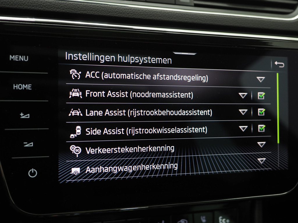 Škoda Superb Combi 1.4 TSI iV Laurin & Klement 79