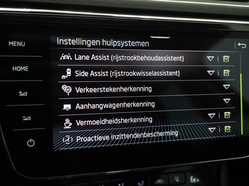 Škoda Superb Combi 1.4 TSI iV Laurin & Klement 80