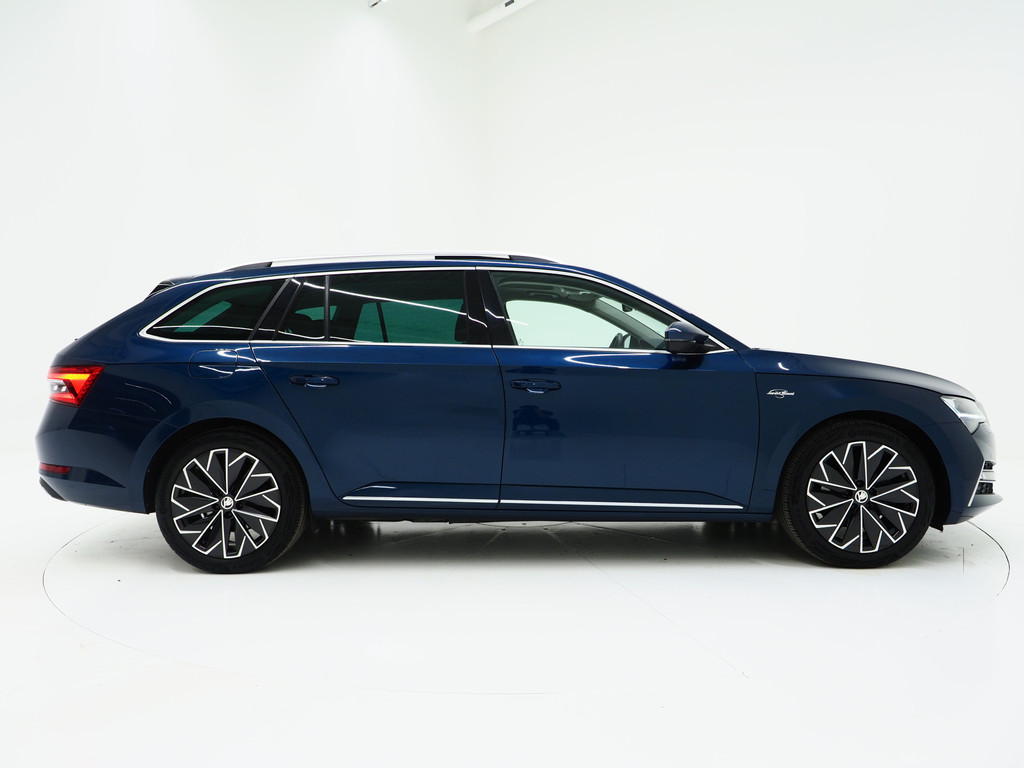 Škoda Superb Combi 1.4 TSI iV Laurin & Klement 9