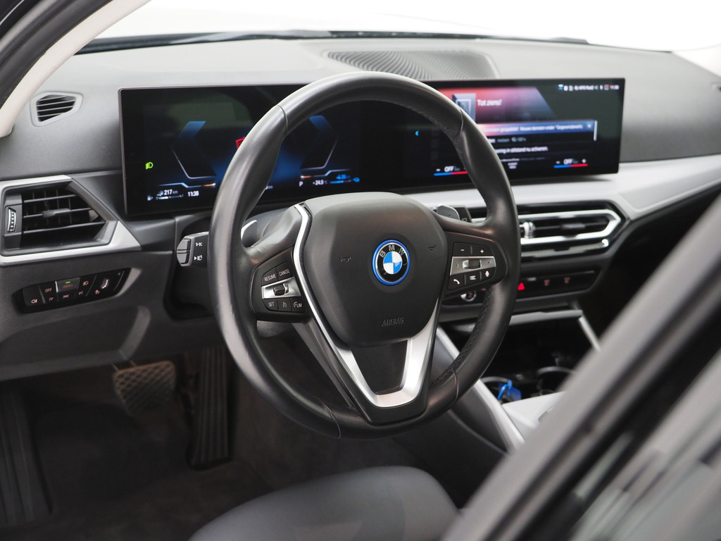 BMW 3 Serie Touring 320e LCI Shadow Line 15