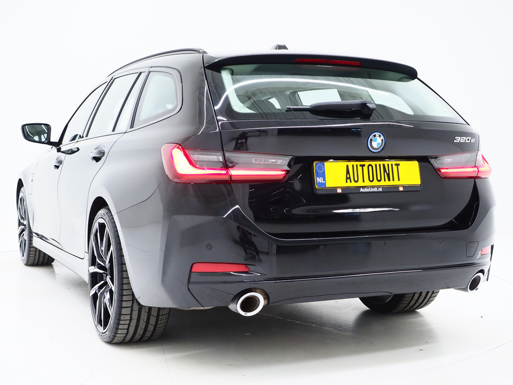 BMW 3 Serie Touring 320e LCI Shadow Line 2