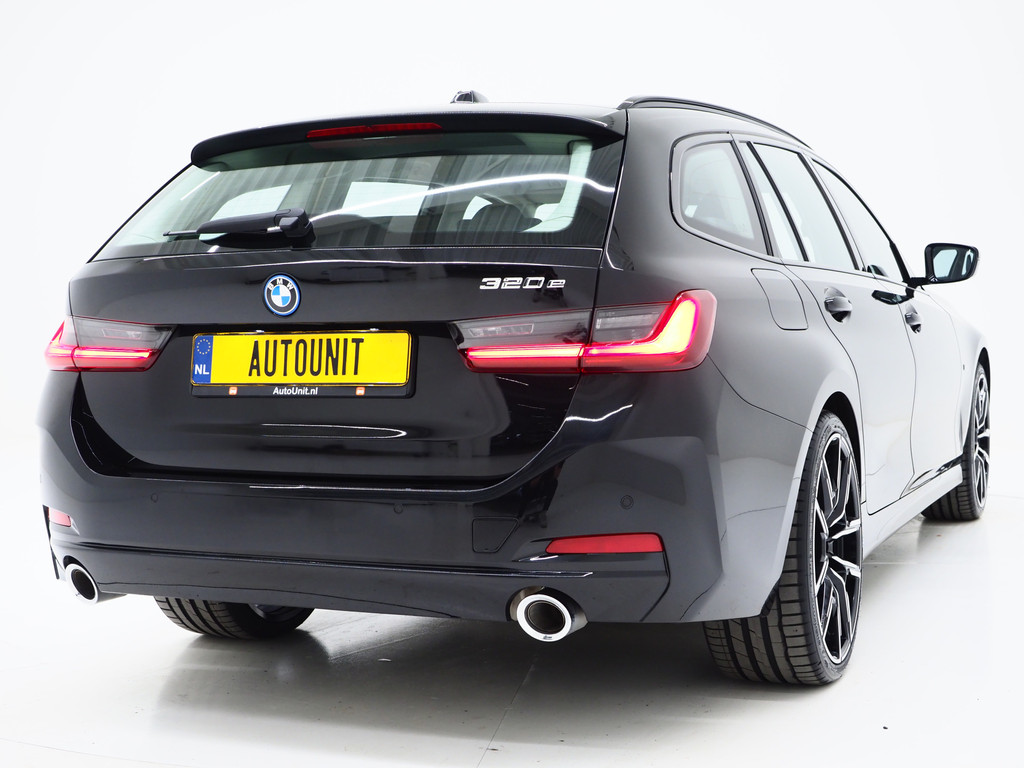 BMW 3 Serie Touring 320e LCI Shadow Line 42