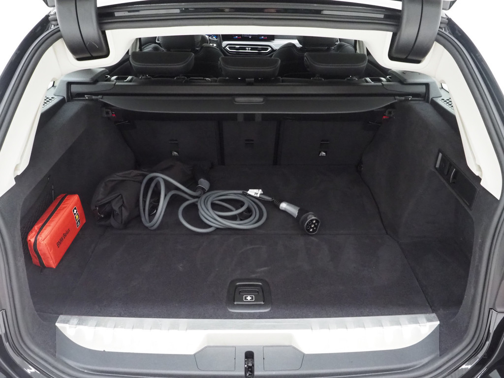 BMW 3 Serie Touring 320e LCI Shadow Line 66