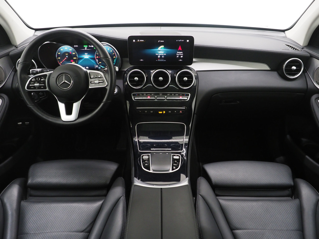 Mercedes-Benz GLC 300e 4MATIC Premium Plus 46